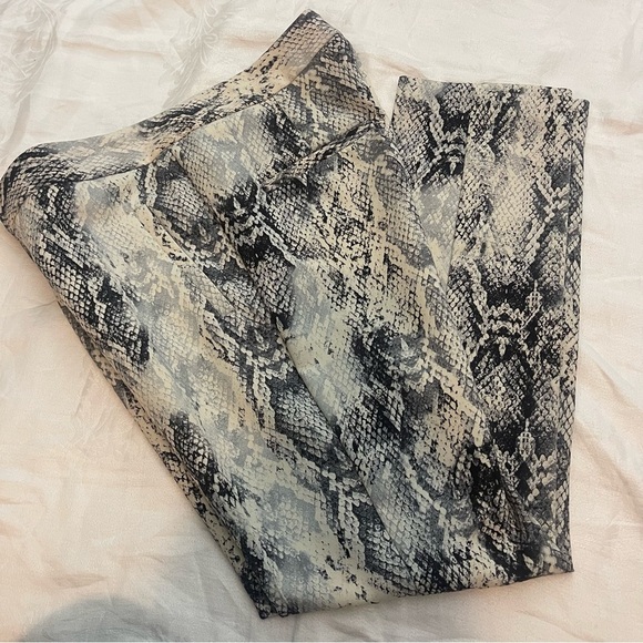 Zara Pants - Zara Lightweight Snakeskin Pants, Size Small
